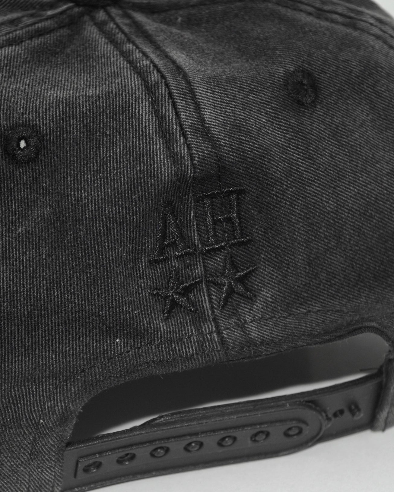 SCRIPT LOGO HAT